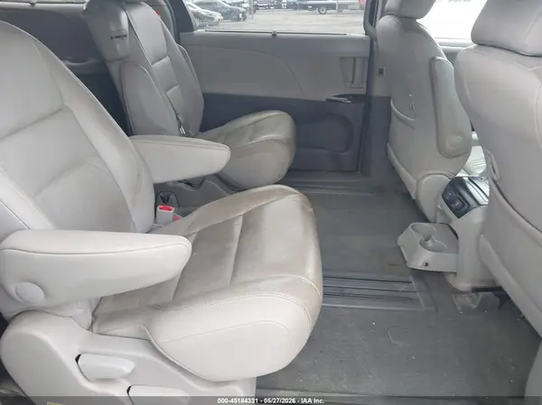 5TDYK3DC8GS738722 2016 TOYOTA SIENNA - Image 8