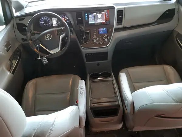 5TDYK3DC8GS739319 2016 TOYOTA SIENNA - Image 8