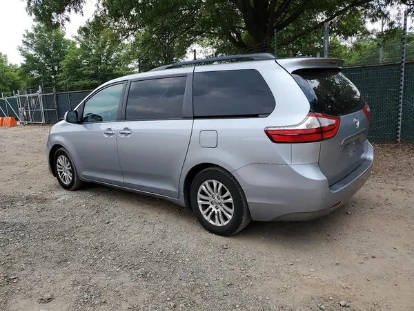 5TDYK3DC8GS741183 2016 TOYOTA SIENNA - Image 2