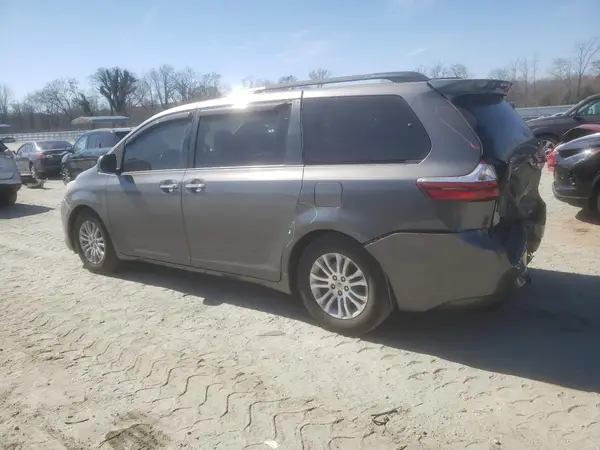 5TDYK3DC8GS746237 2016 TOYOTA SIENNA - Image 2