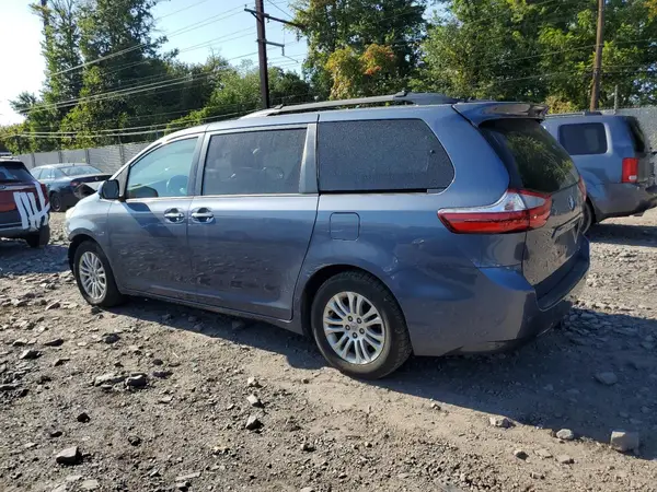 5TDYK3DC8GS748828 2016 TOYOTA SIENNA - Image 2