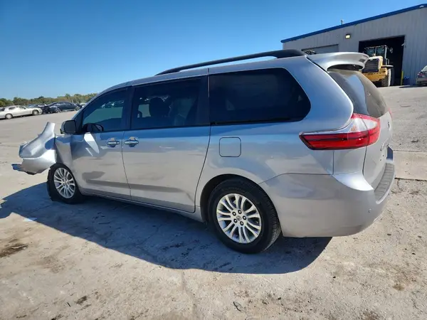 5TDYK3DC8GS750434 2016 TOYOTA SIENNA - Image 2