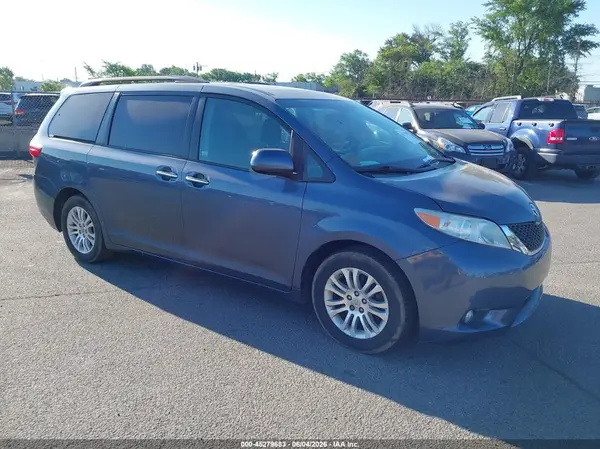 5TDYK3DC8GS751163 2016 TOYOTA SIENNA - Image 1