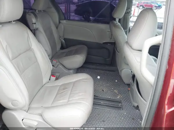 5TDYK3DC9GS690633 2016 TOYOTA SIENNA - Image 8