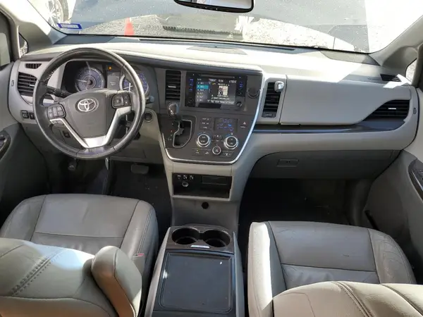 5TDYK3DC9GS693063 2016 TOYOTA SIENNA - Image 8
