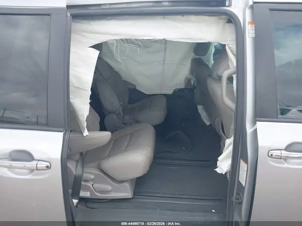 5TDYK3DC9GS701517 2016 TOYOTA SIENNA - Image 8