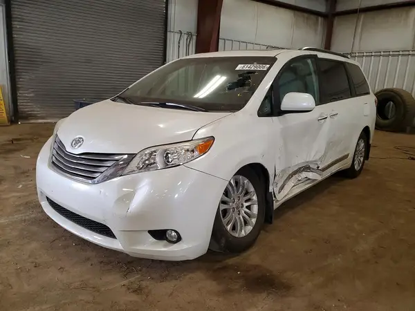 5TDYK3DC9GS702683 2016 TOYOTA SIENNA - Image 1