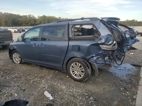5TDYK3DC9GS707334 2016 TOYOTA SIENNA - Image 2
