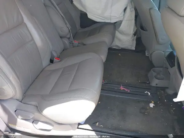 5TDYK3DC9GS708693 2016 TOYOTA SIENNA - Image 8