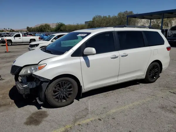 5TDYK3DC9GS713361 2016 TOYOTA SIENNA - Image 1