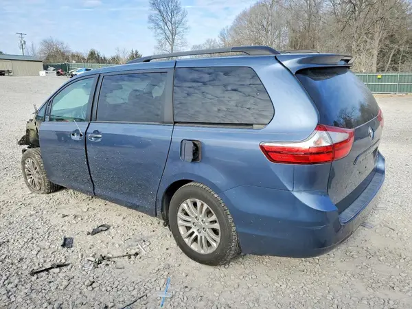 5TDYK3DC9GS715854 2016 TOYOTA SIENNA - Image 2