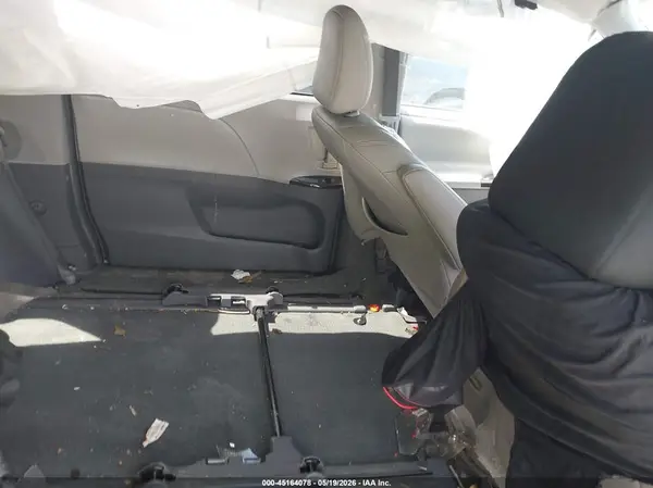 5TDYK3DC9GS716650 2016 TOYOTA SIENNA - Image 8