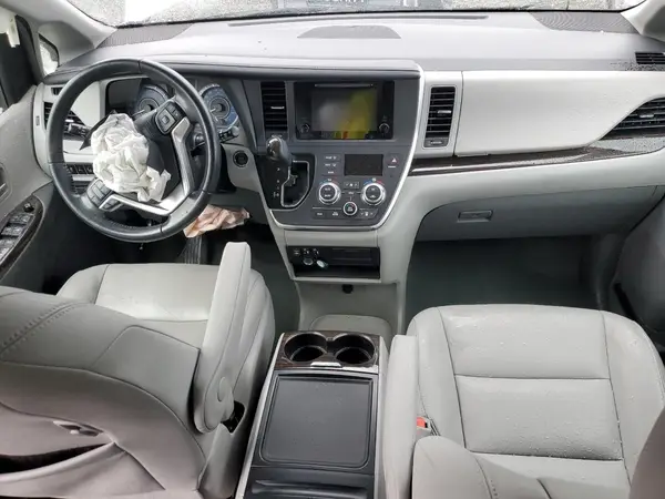 5TDYK3DC9GS717149 2016 TOYOTA SIENNA - Image 8
