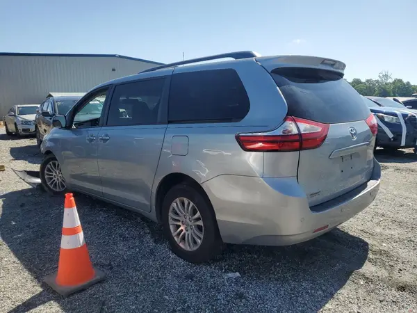 5TDYK3DC9GS718138 2016 TOYOTA SIENNA - Image 2
