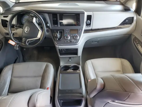 5TDYK3DC9GS718303 2016 TOYOTA SIENNA - Image 8