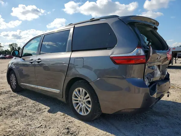 5TDYK3DC9GS720956 2016 TOYOTA SIENNA - Image 2