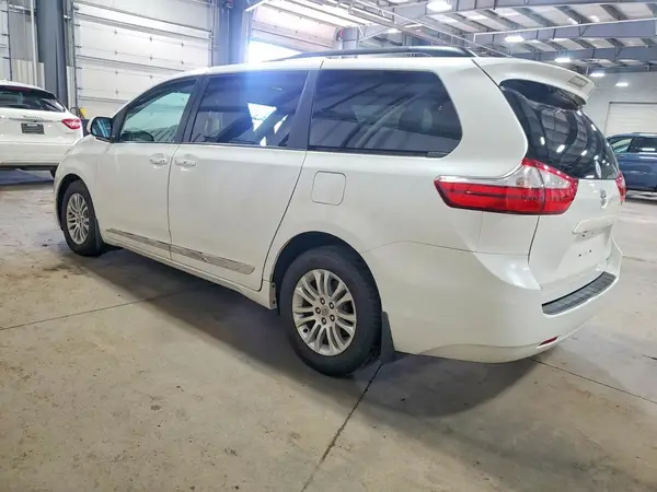 5TDYK3DC9GS721394 2016 TOYOTA SIENNA - Image 2