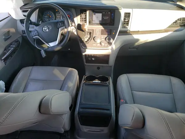 5TDYK3DC9GS722870 2016 TOYOTA SIENNA - Image 8