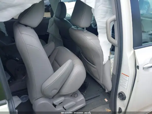 5TDYK3DC9GS723047 2016 TOYOTA SIENNA - Image 8