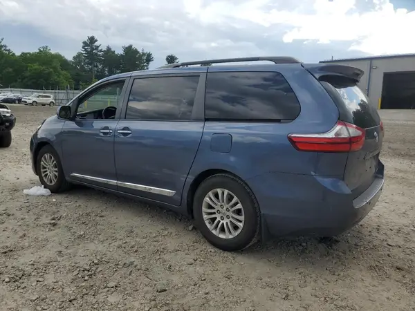 5TDYK3DC9GS723226 2016 TOYOTA SIENNA - Image 2