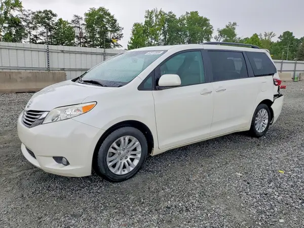 5TDYK3DC9GS731715 2016 TOYOTA SIENNA - Image 1
