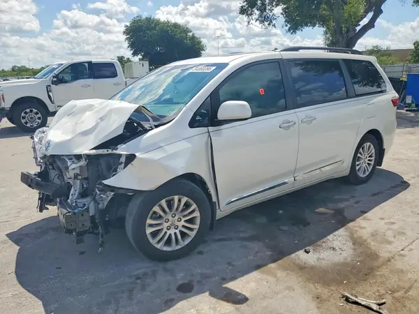 5TDYK3DC9GS734050 2016 TOYOTA SIENNA - Image 1