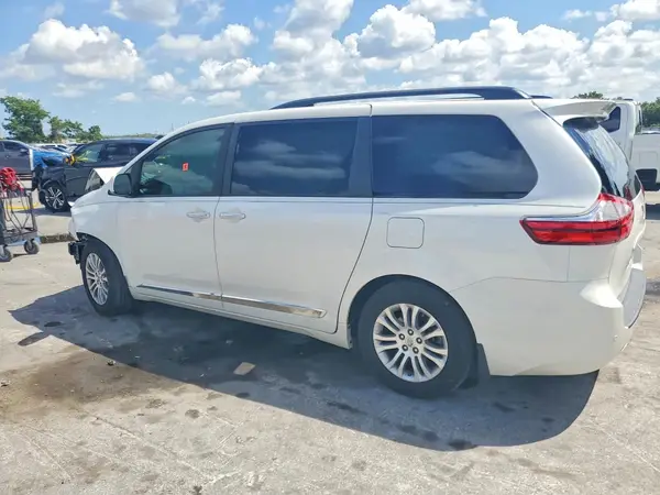5TDYK3DC9GS734050 2016 TOYOTA SIENNA - Image 2