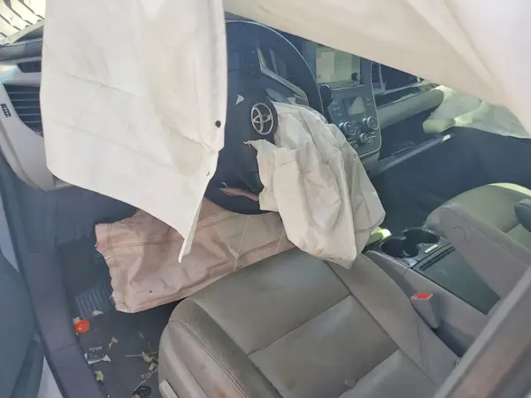 5TDYK3DC9GS734050 2016 TOYOTA SIENNA - Image 8