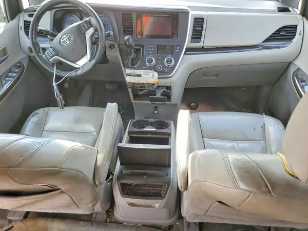 5TDYK3DC9GS737921 2016 TOYOTA SIENNA - Image 8