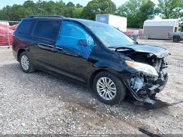 5TDYK3DC9GS741435 2016 TOYOTA SIENNA - Image 1