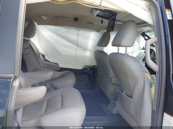 5TDYK3DC9GS741435 2016 TOYOTA SIENNA - Image 8