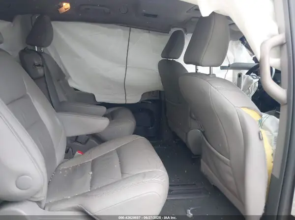 5TDYK3DC9GS741757 2016 TOYOTA SIENNA - Image 8