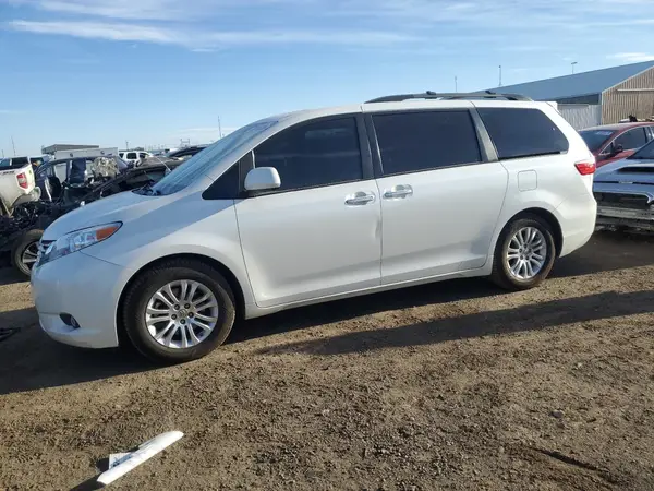 5TDYK3DC9GS741919 2016 TOYOTA SIENNA - Image 1