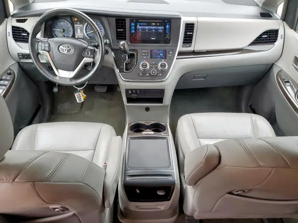 5TDYK3DC9GS743458 2016 TOYOTA SIENNA - Image 8