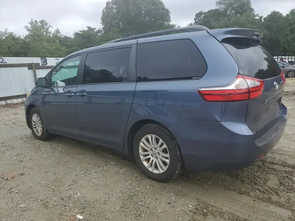 5TDYK3DC9GS751673 2016 TOYOTA SIENNA - Image 2