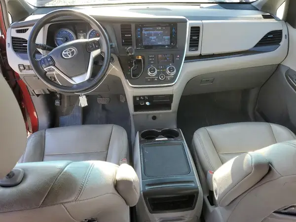 5TDYK3DC9GS755500 2016 TOYOTA SIENNA - Image 8
