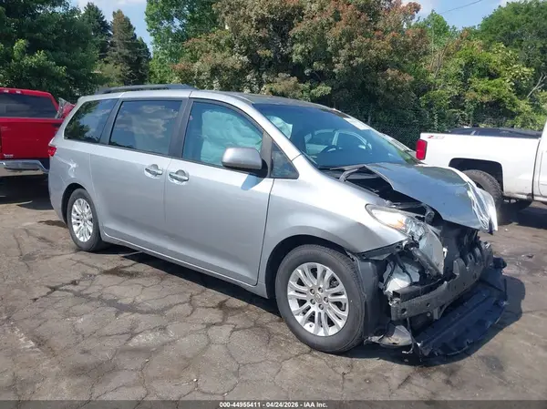 5TDYK3DC9GS756128 2016 TOYOTA SIENNA - Image 1