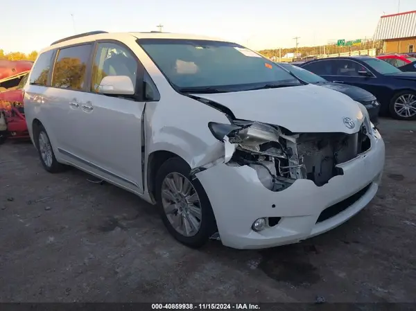 5TDYK3DC9GS759983 2016 TOYOTA SIENNA - Image 1