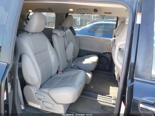 5TDYK3DCXGS691242 2016 TOYOTA SIENNA - Image 8