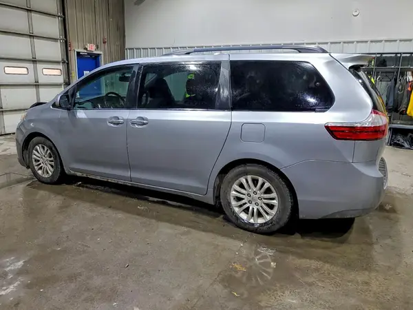 5TDYK3DCXGS694013 2016 TOYOTA SIENNA - Image 2