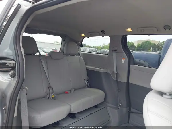 5TDYK3DCXGS697249 2016 TOYOTA SIENNA - Image 8