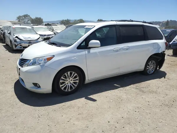 5TDYK3DCXGS697638 2016 TOYOTA SIENNA - Image 1