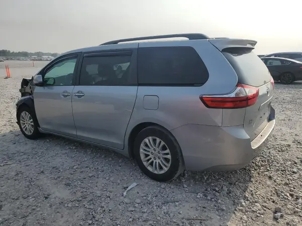 5TDYK3DCXGS699339 2016 TOYOTA SIENNA - Image 2