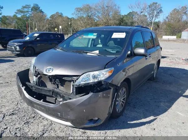 5TDYK3DCXGS706385 2016 TOYOTA SIENNA - Image 2