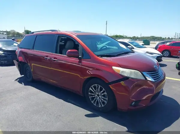 5TDYK3DCXGS710792 2016 TOYOTA SIENNA - Image 1