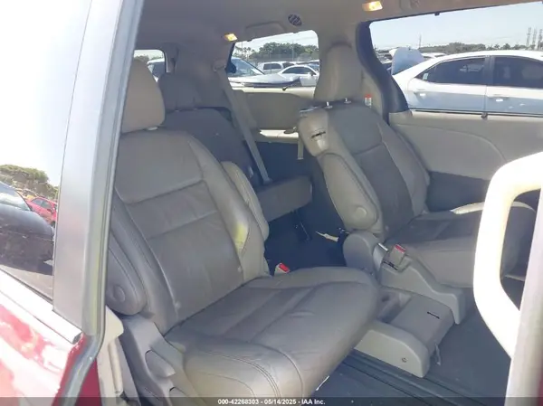 5TDYK3DCXGS710792 2016 TOYOTA SIENNA - Image 8