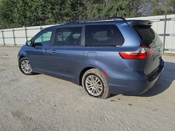 5TDYK3DCXGS712896 2016 TOYOTA SIENNA - Image 2