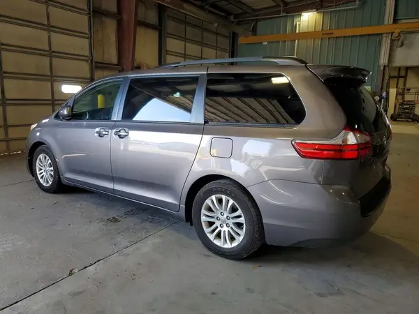 5TDYK3DCXGS715586 2016 TOYOTA SIENNA - Image 2