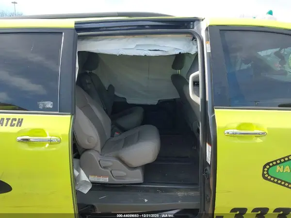 5TDYK3DCXGS717130 2016 TOYOTA SIENNA - Image 8