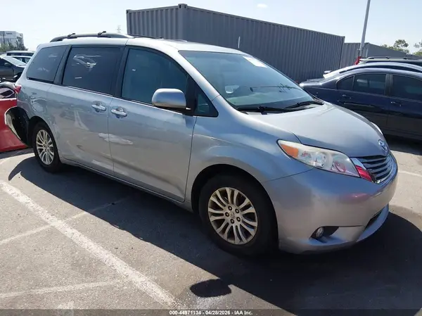 5TDYK3DCXGS717659 2016 TOYOTA SIENNA - Image 1